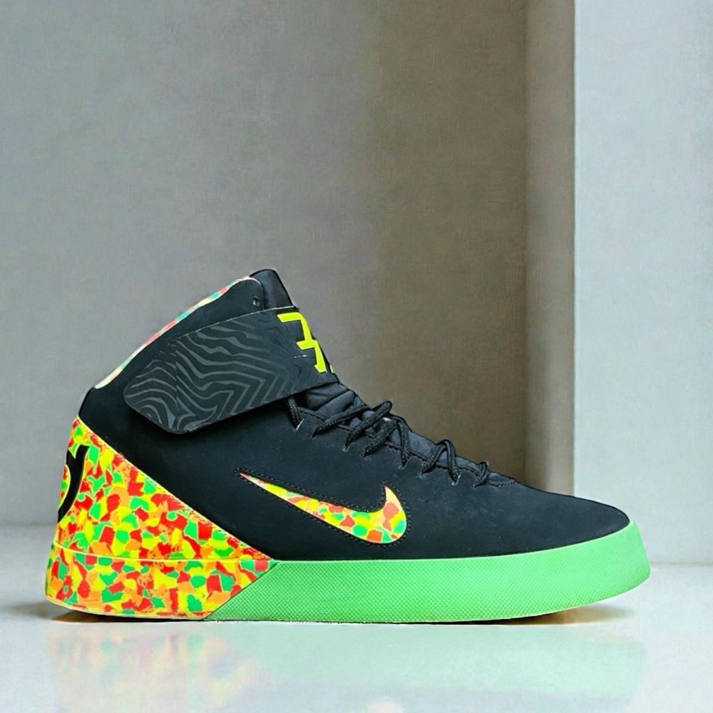 NIKE Kevin Durant VULC Mid Sneakers • Size 7 • Youth